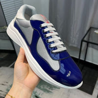 Navy-Blau